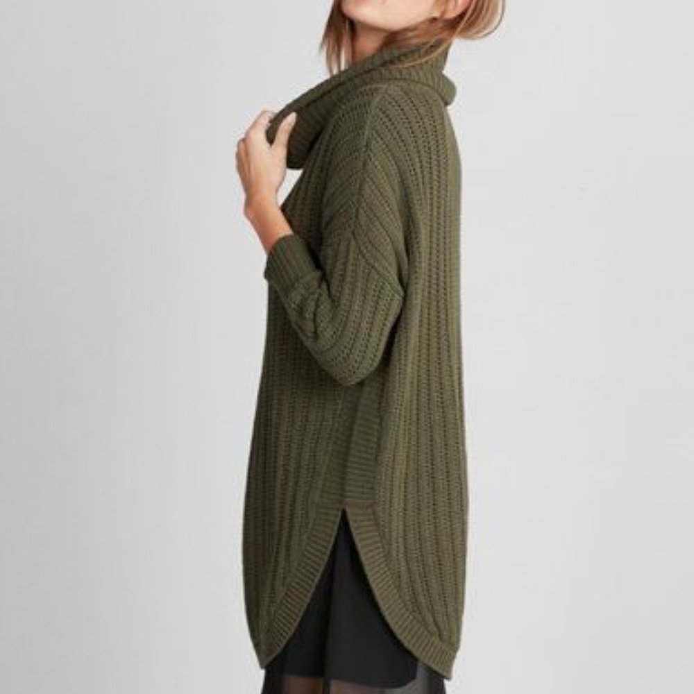 Extreme Circle Hem Cowl Neck-Green